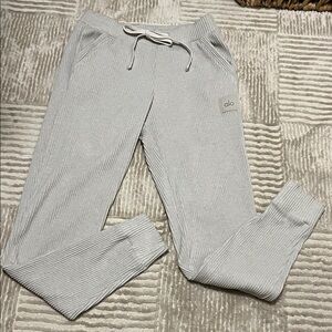 Alo Yoga Muse Sweatpants Ribbed Heather Grey